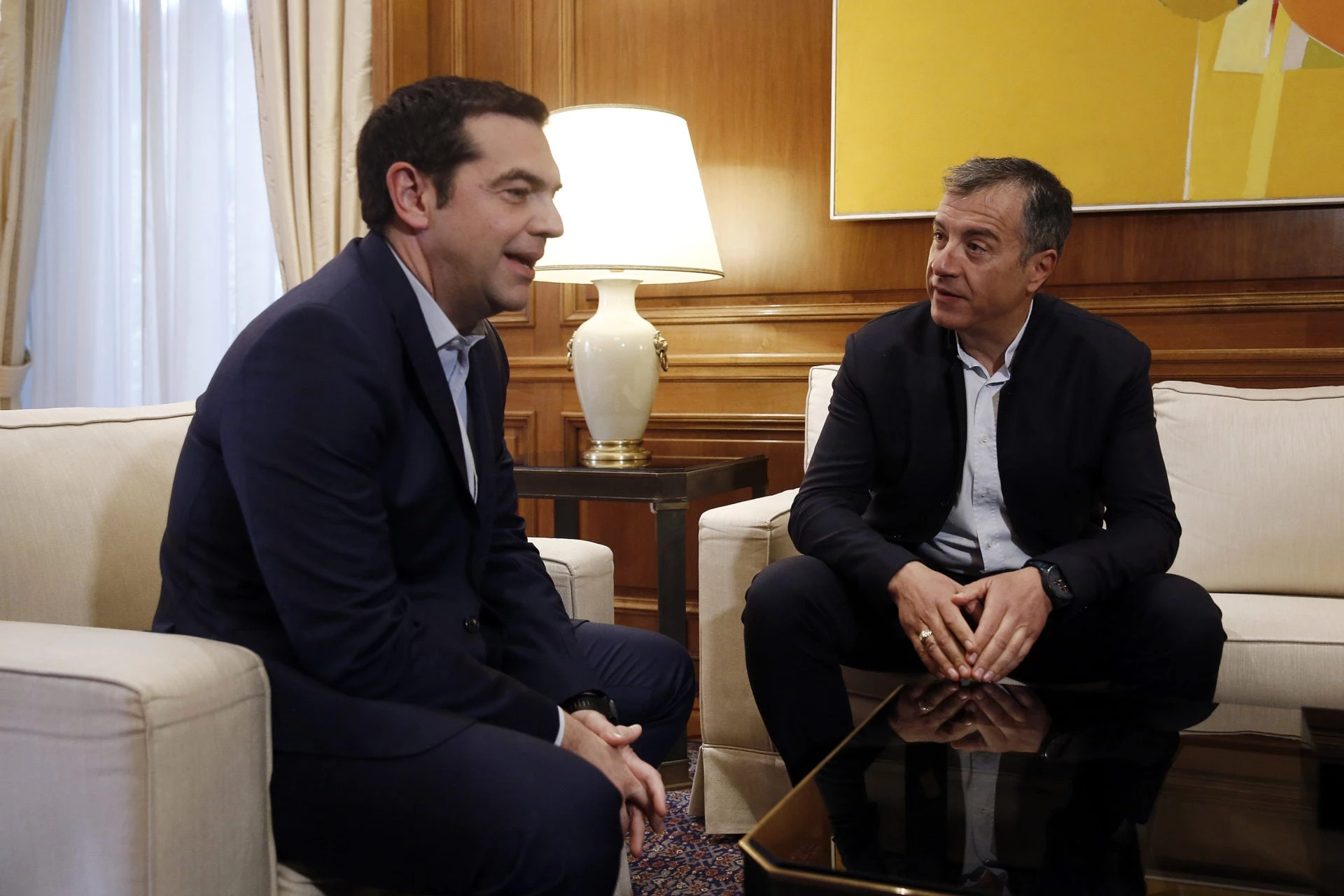 Σ.Θεοδωράκης: «Θα ψηφίσω τη συμφωνία με τα Σκόπια» – Στρατηγική ΑΝ.ΕΛ με «πάσα» στο Ποτάμι- Παραδοχή βόμβα Σγουρίδη για χρέος-Σκοπιανό -Bίντεο